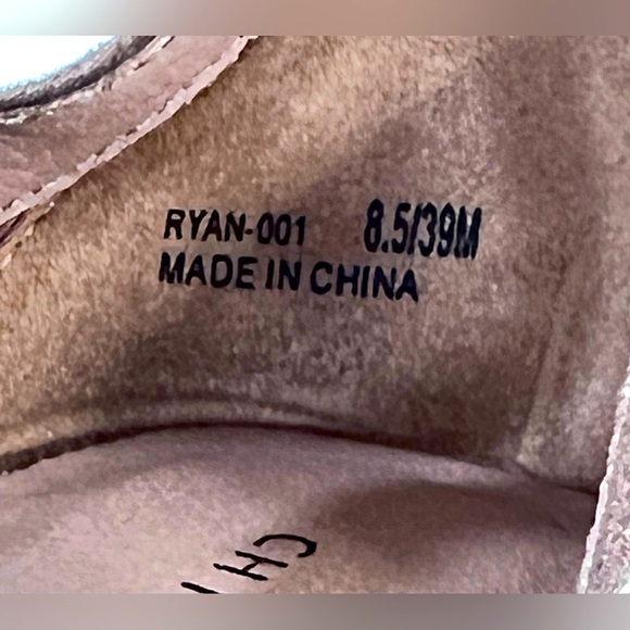 Chinese Laundry Robby Heel, Synthetic suede, Flare Heel, Color Brown, Size 8.5 - Picture 3 of 9